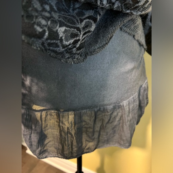 Cherish Tunic - light knit - OS - Picture 10 of 15